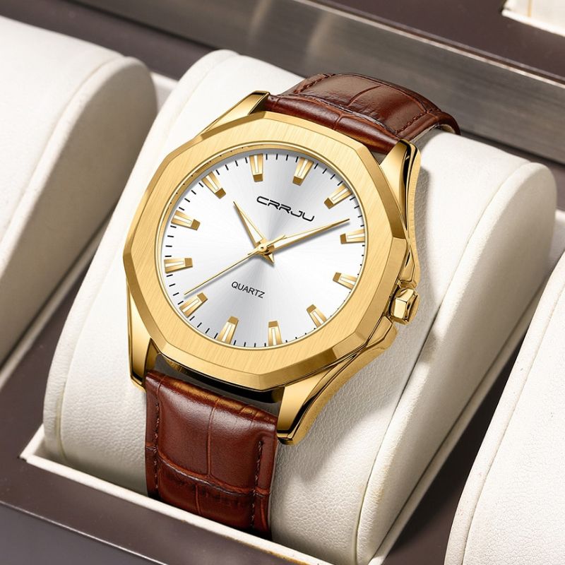 Quartz Watch in a Minimalist Casual Style