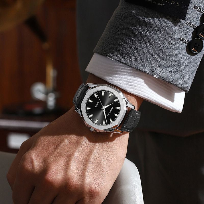 Quartz Watch in a Minimalist Casual Style