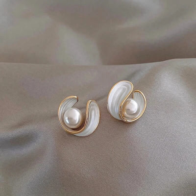 Exclusive White Earrings with Opal and Elegant Gold Pearls