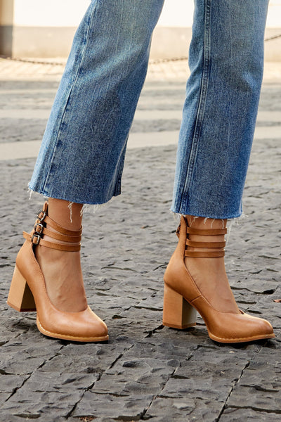 Caa™ – Sleek Sandals with Ankle Strap and Block Heel