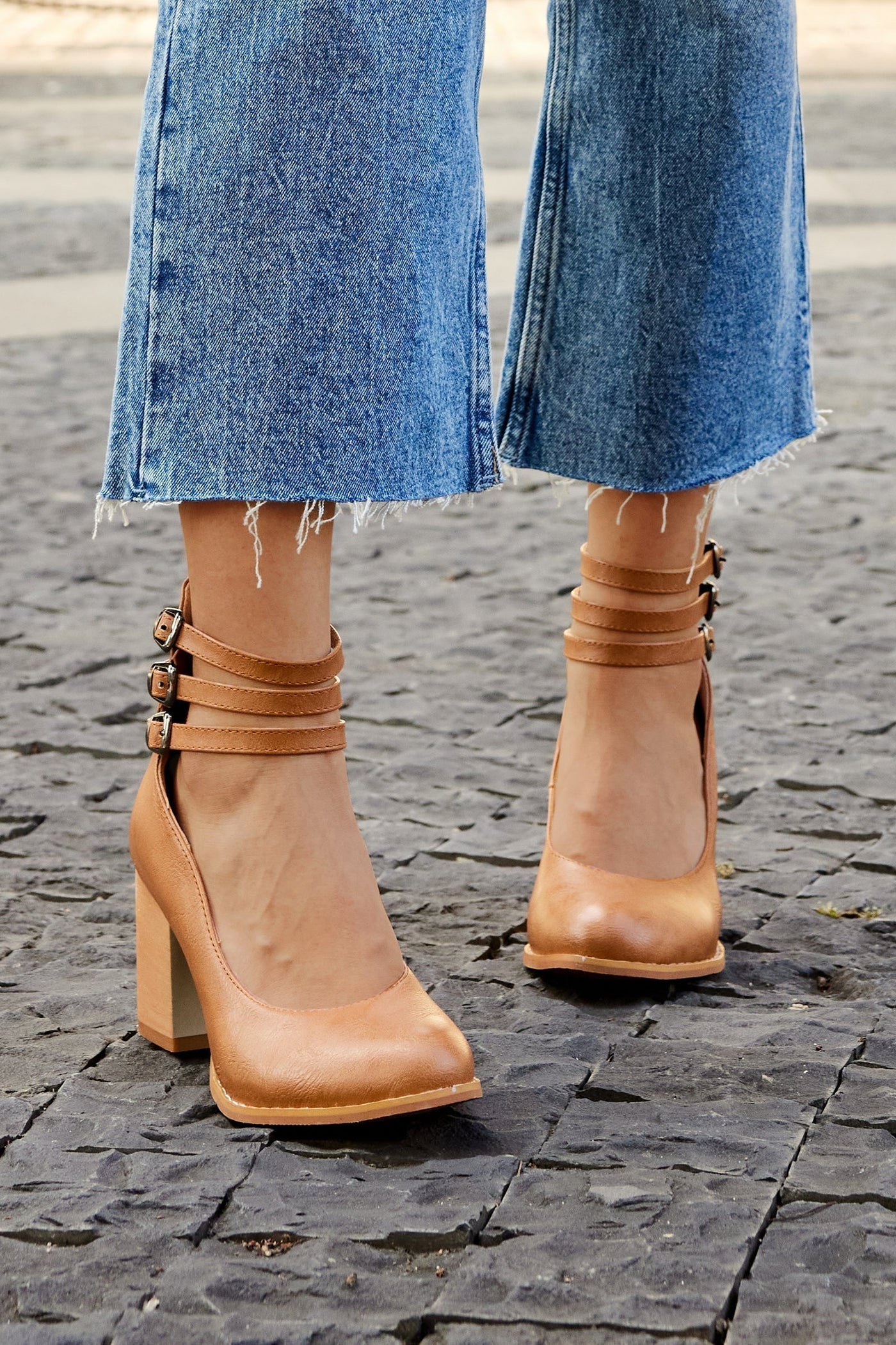 Caa™ – Sleek Sandals with Ankle Strap and Block Heel
