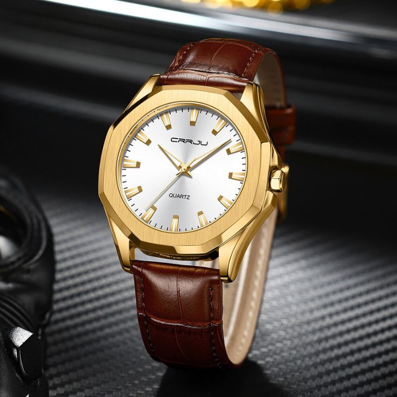 Quartz Watch in a Minimalist Casual Style