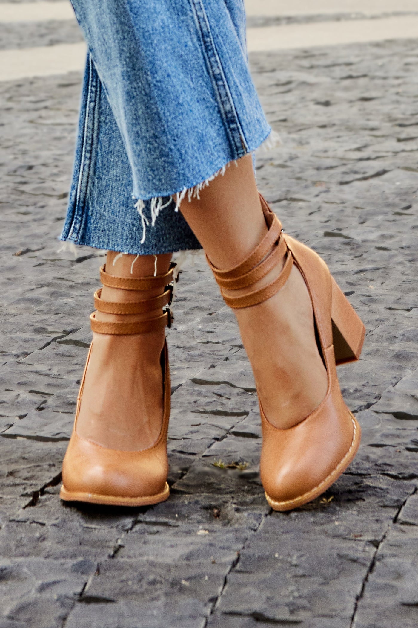 Caa™ – Sleek Sandals with Ankle Strap and Block Heel