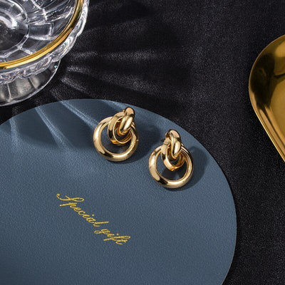 Exclusive Gold Earrings with Luxurious Design