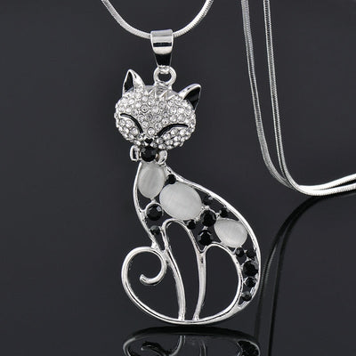 Elegant Chat d’Amour Necklace in Silver with Sparkling Zirconia