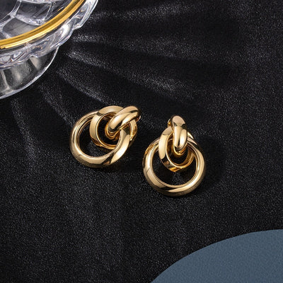 Exclusive Gold Earrings with Luxurious Design