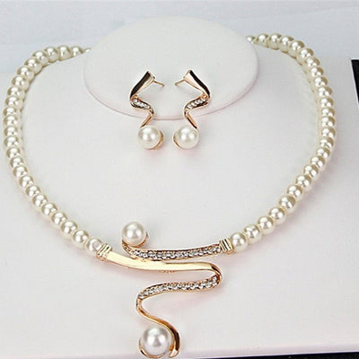 Elegant Necklace and Earrings Set with Natural Pearls – For an Exceptional Style