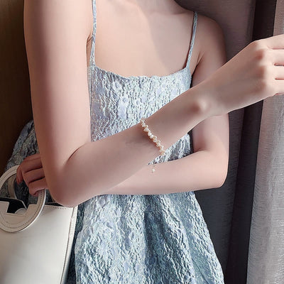 Elegant Céline Pearl Bracelet – Add a Touch of Luxury to Your Style