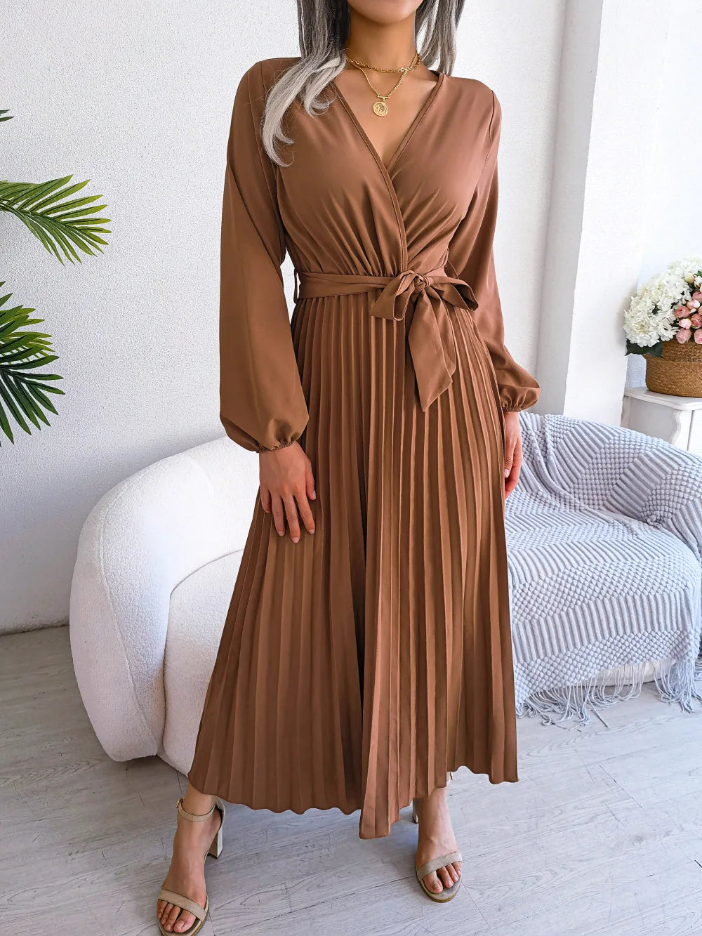 Mercedes - Elegant Long Sleeve Pleated Maxi Dress