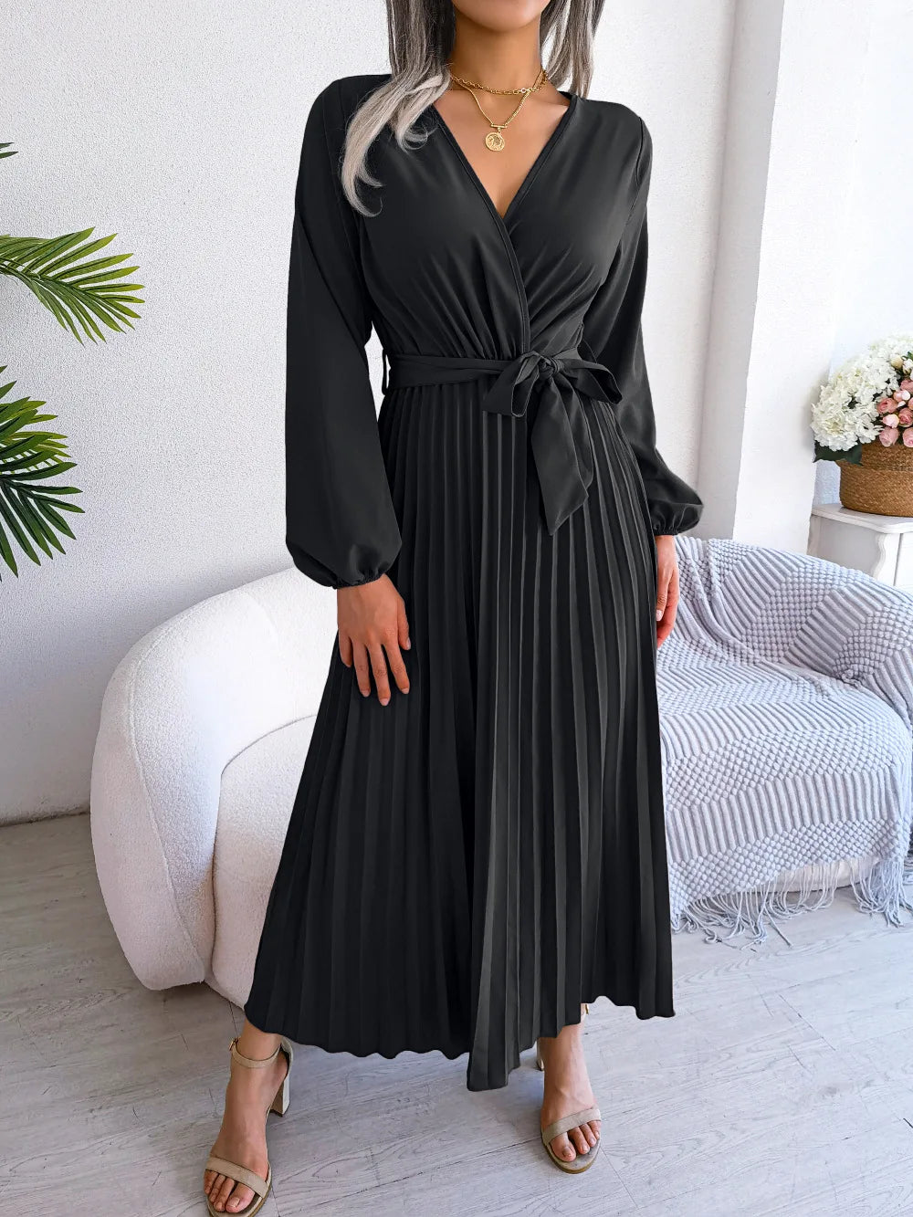 Mercedes - Elegant Long Sleeve Pleated Maxi Dress