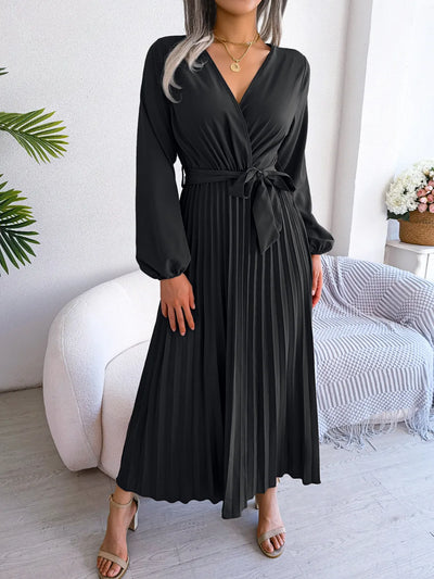 Mercedes - Elegant Long Sleeve Pleated Maxi Dress