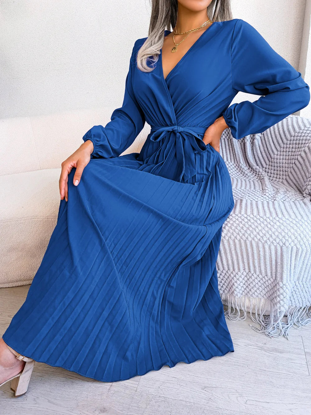 Mercedes - Elegant Long Sleeve Pleated Maxi Dress