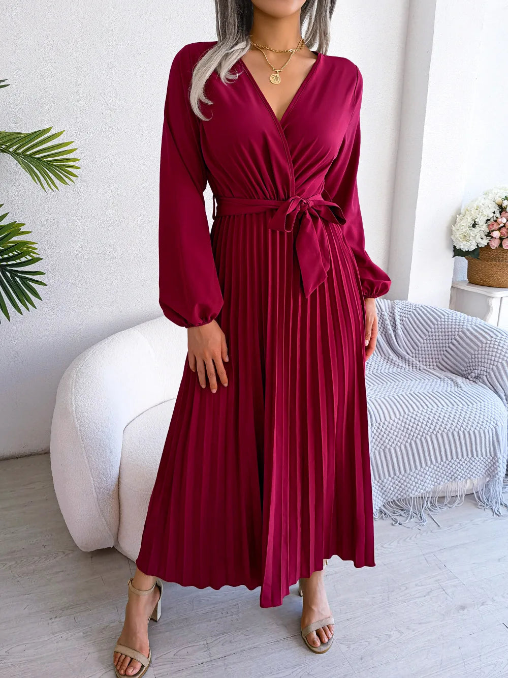 Mercedes - Elegant Long Sleeve Pleated Maxi Dress