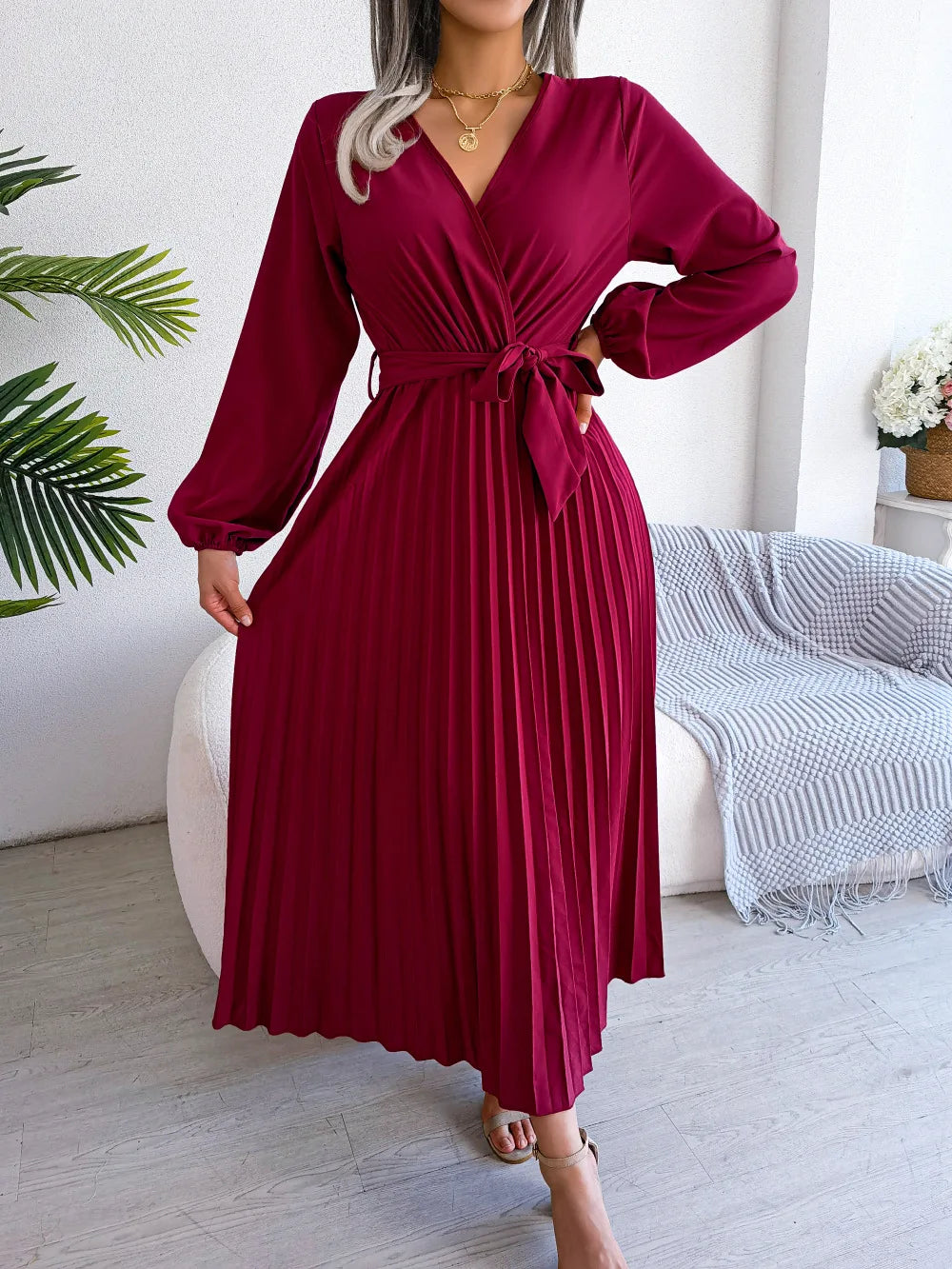Mercedes - Elegant Long Sleeve Pleated Maxi Dress