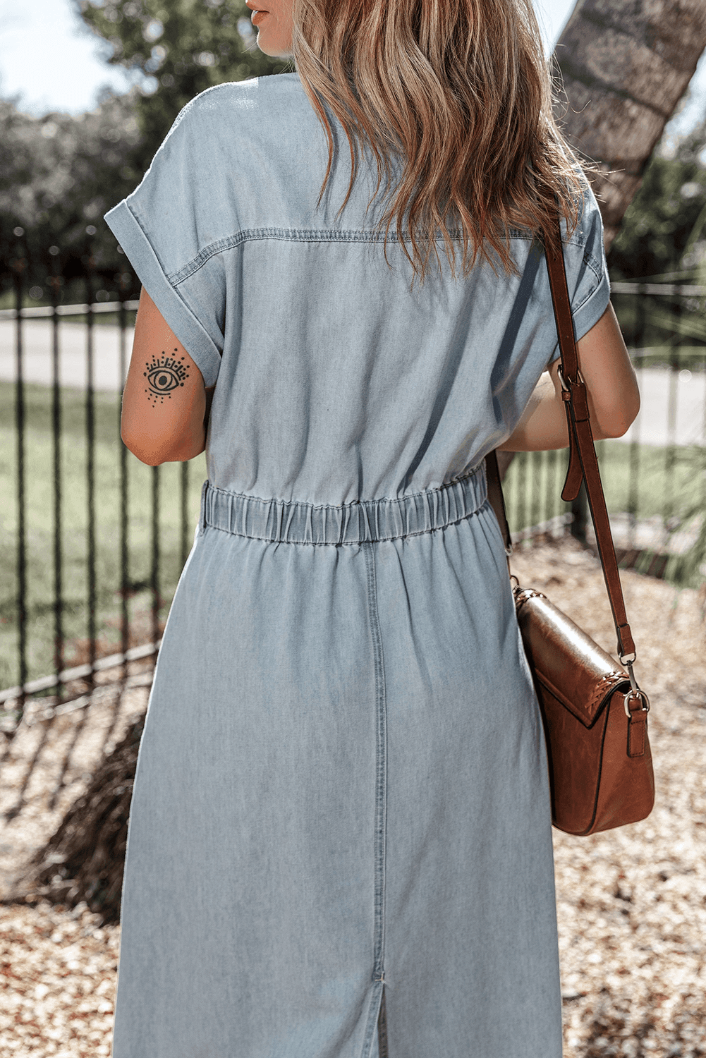 Olivia – Elegant dress with short batwing sleeves