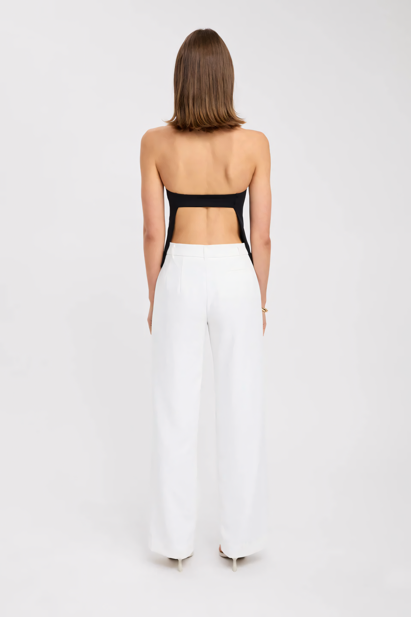 Virena | Sleek Sculpt High-Neck Halter Top