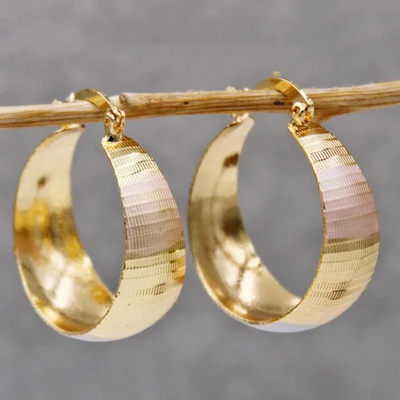 Exclusive Golden Earrings in Vintage Style