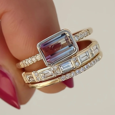 Vintage Glass Ring Set with Elegant Lighting – Stylish Decoration